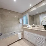 Costa Del Sol Frontline Sea View Penthouse Lägenhet *